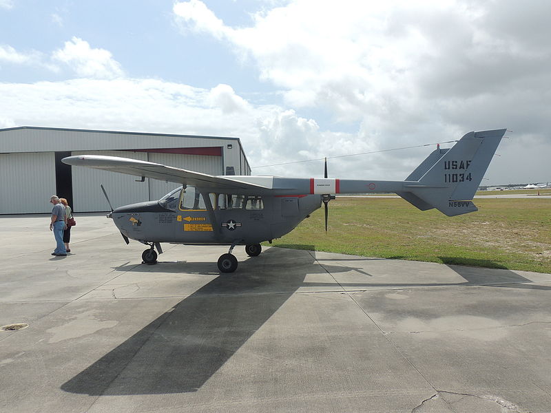 File:Cessna Skymaster (22729305057).jpg